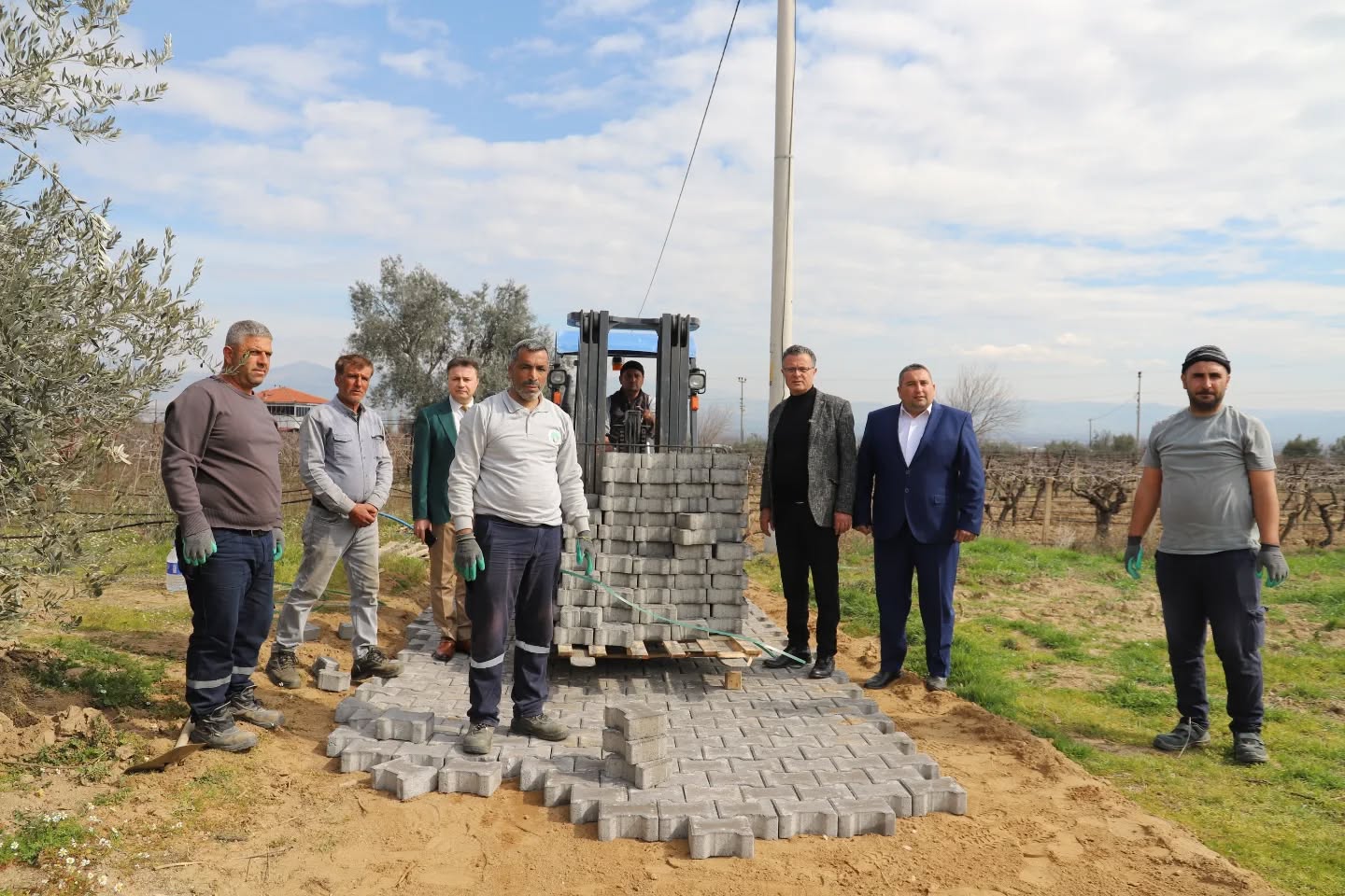 Belenyaka Mahallemizde Kilit Parke Çalışmaları Devam Ediyor