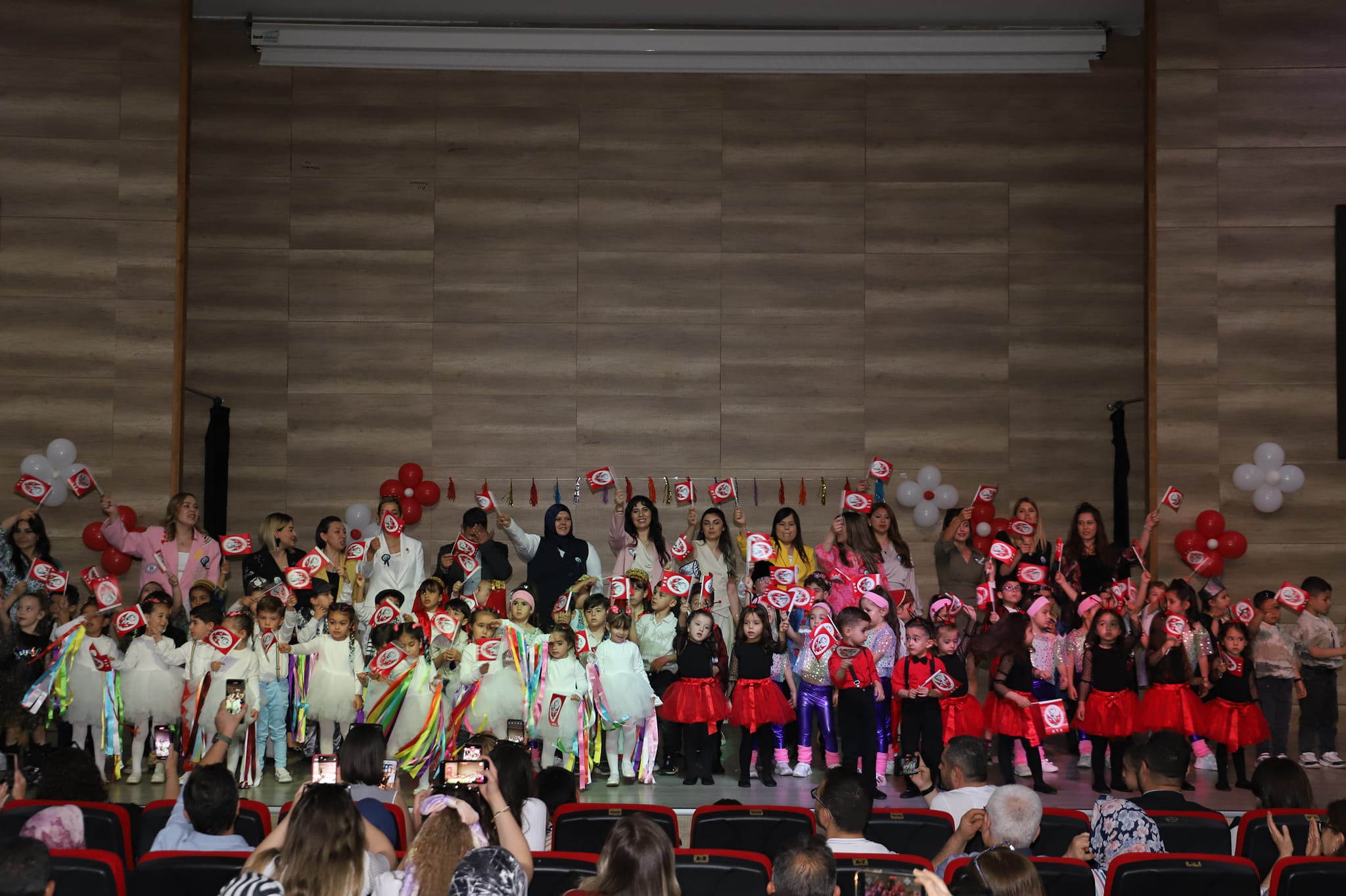 Çocuk Oyun Atölyesi Öğrencilerimiz 23 Nisan Ulusal Egemenlik ve Çocuk Bayramını Coşkuyla Kutladı
