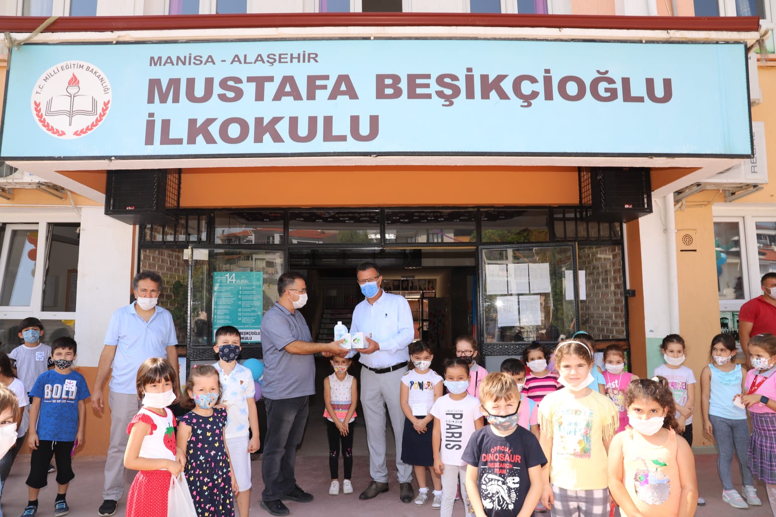 Okullarımızda Maske ve Dezenfekte Dağıtımı Yaptık