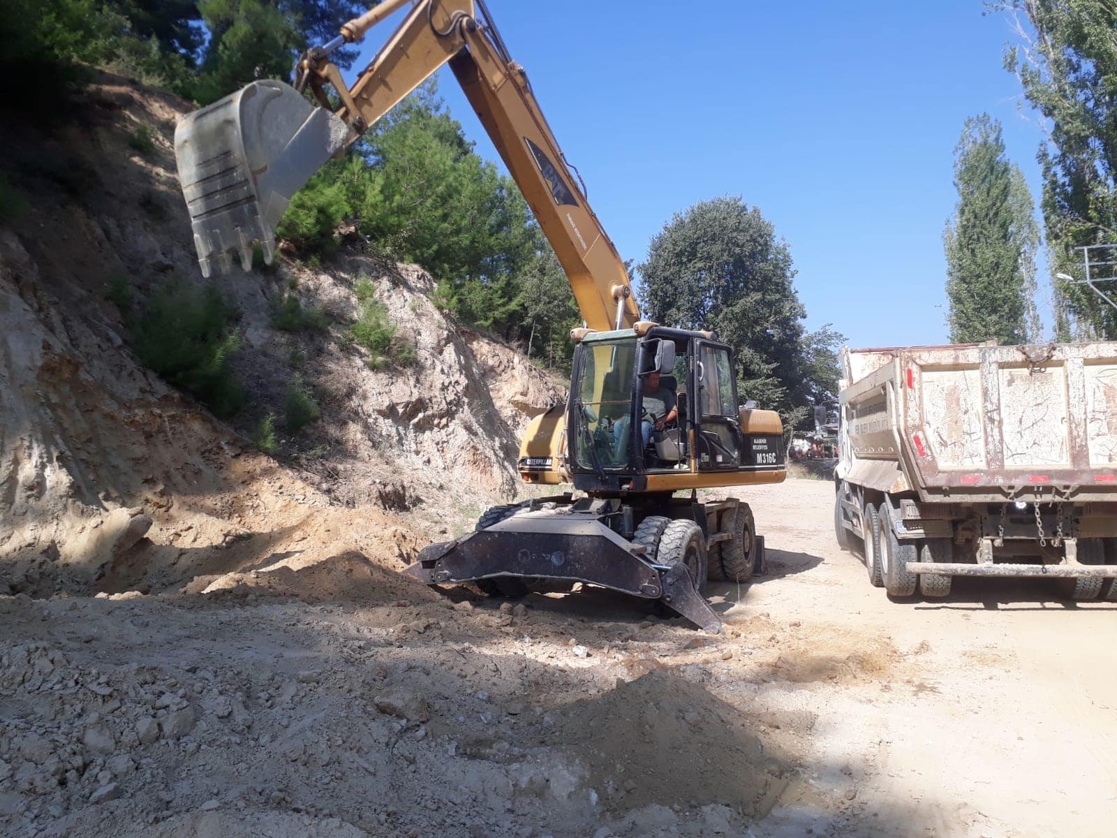 Örencik Mahallemizde Yol Düzenleme Çalışmaları Tamamlandı